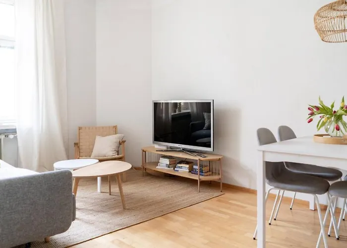 Apartament One-bedroom With A Serene Courtyard