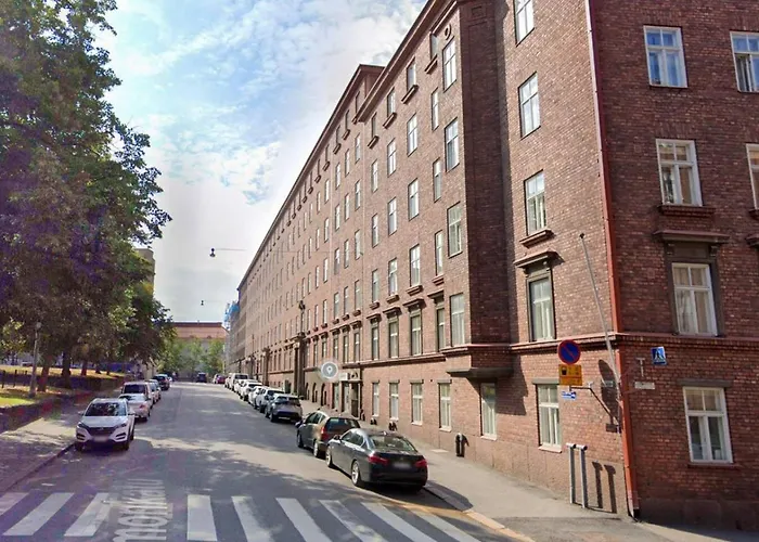 One-bedroom With A Serene Courtyard Apartment *